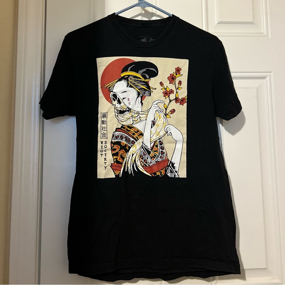 Riot Society Geisha Veil Men Graphic Tee.